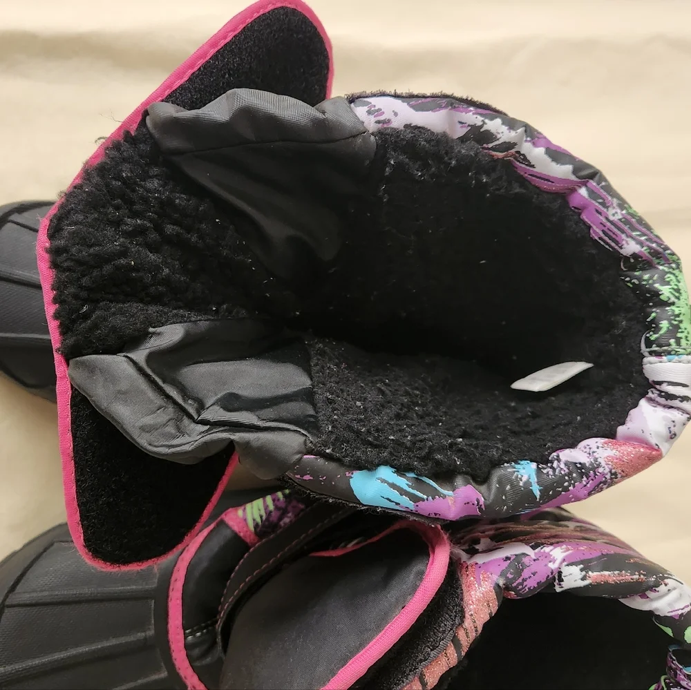 Athletech Kids Rain & Snow Boots - Black and Pink Size 5
